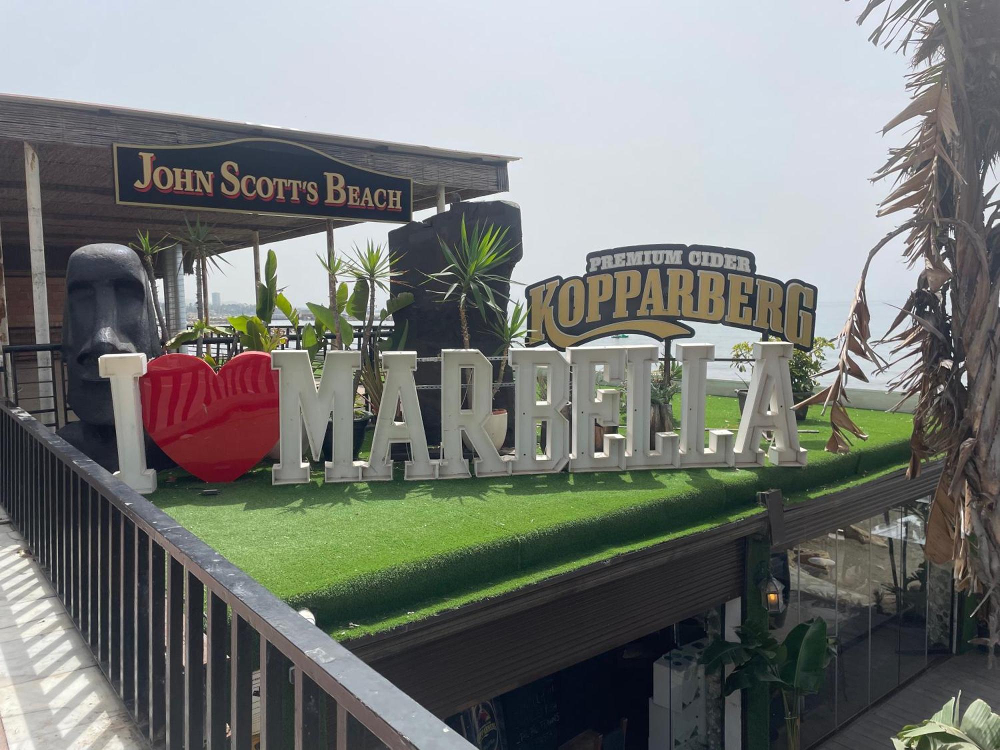 Marbella Centre Beachfront & Pool Bagian luar foto